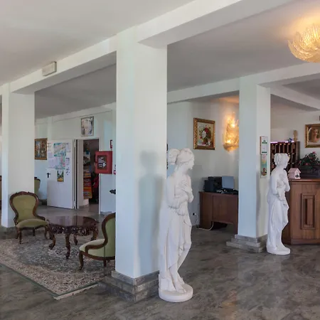 호텔 Adriatico Hotels Milano Marittima 3*