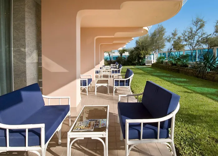호텔 Adriatico Hotels Milano Marittima 3*