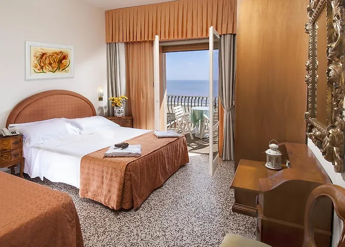 호텔 Adriatico Hotels Milano Marittima 3*