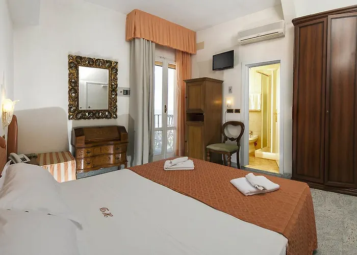 호텔 Adriatico Hotels Milano Marittima 3*