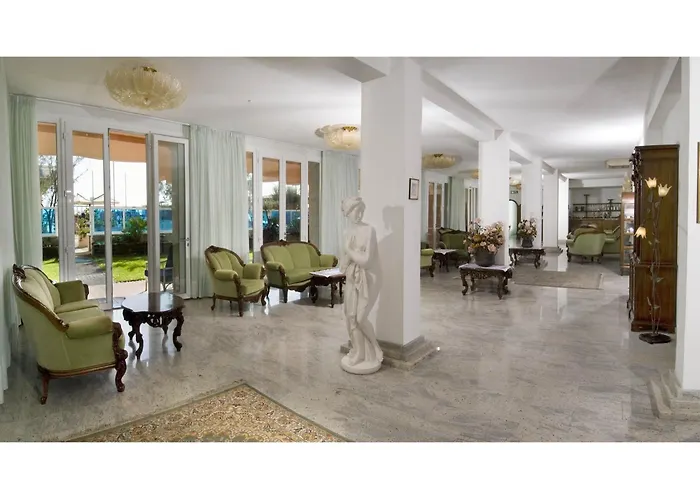 호텔 Adriatico Hotels Milano Marittima 3*